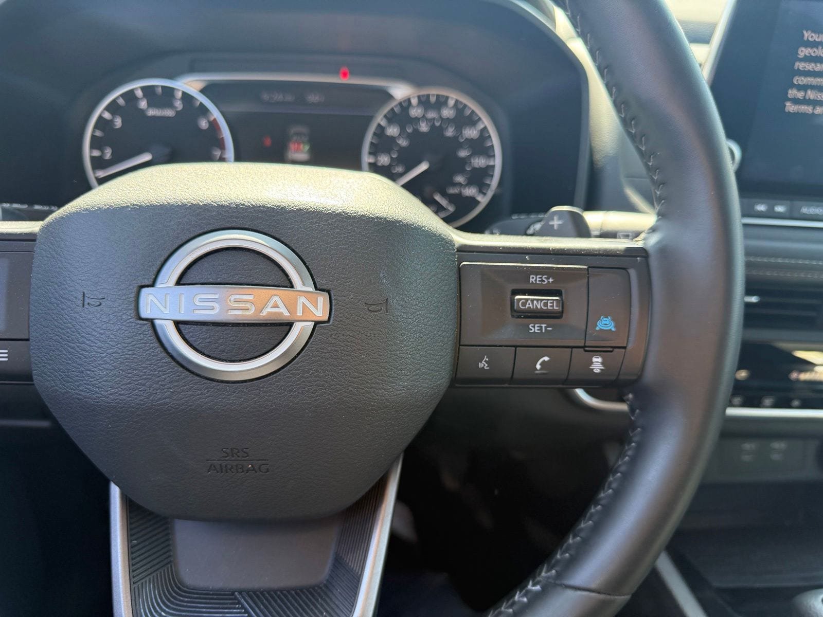 Certified 2025 Nissan Rogue SV FWD image 17