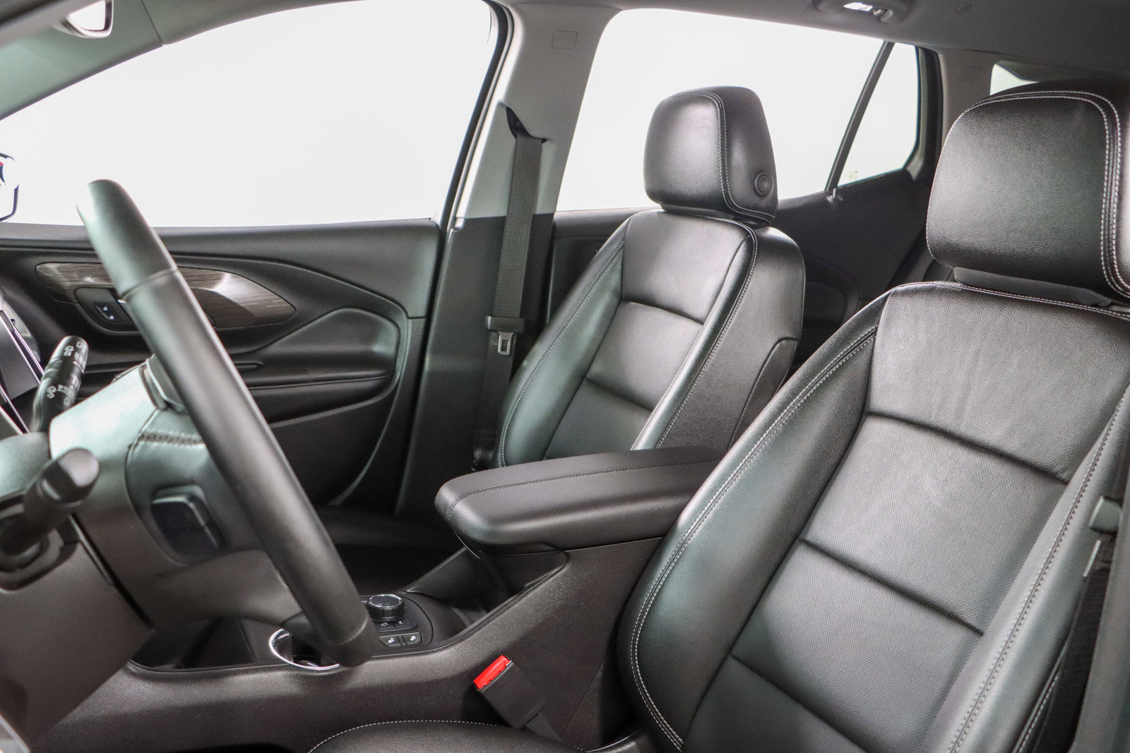 Used 2023 GMC Terrain SLT w/ Elevation Edition image 23