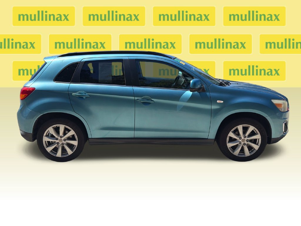 Used 2013 Mitsubishi Outlander Sport SE FWD image 2