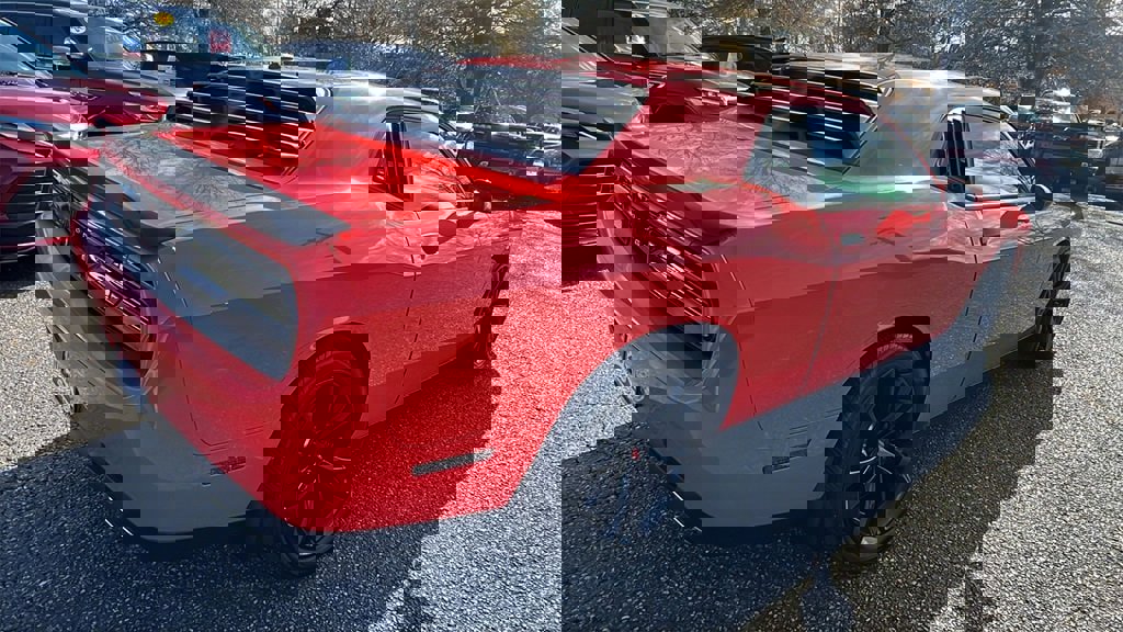 Used 2018 Dodge Challenger SXT w/ Blacktop Package image 5