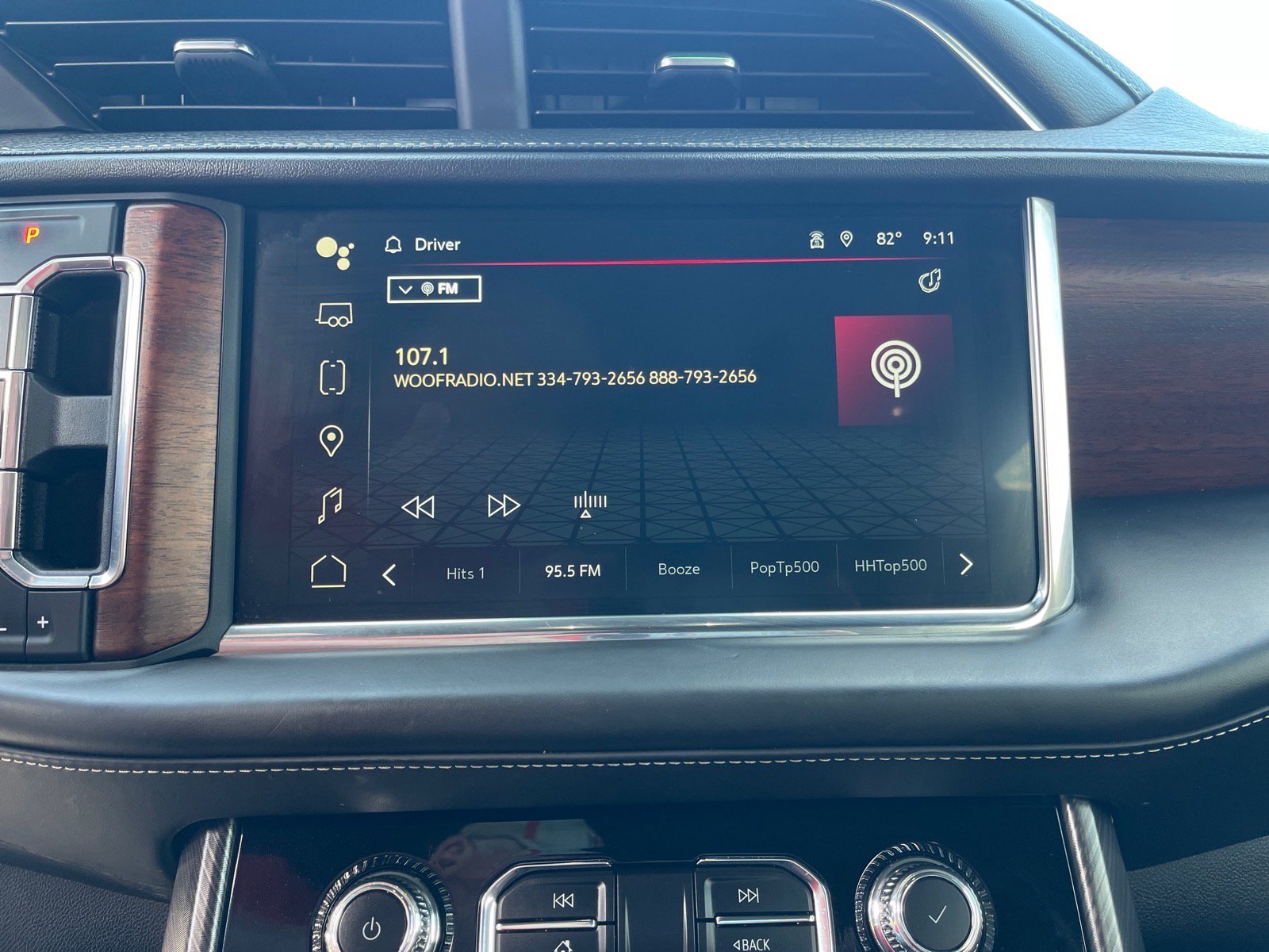 Used 2023 GMC Yukon Denali Ultimate AWD/4WD image 5