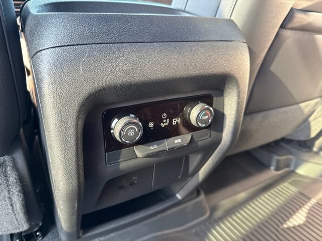 New 2027 Chevrolet Traverse Z71 w/ LPO, Floor Liner Package AWD/4WD image 45