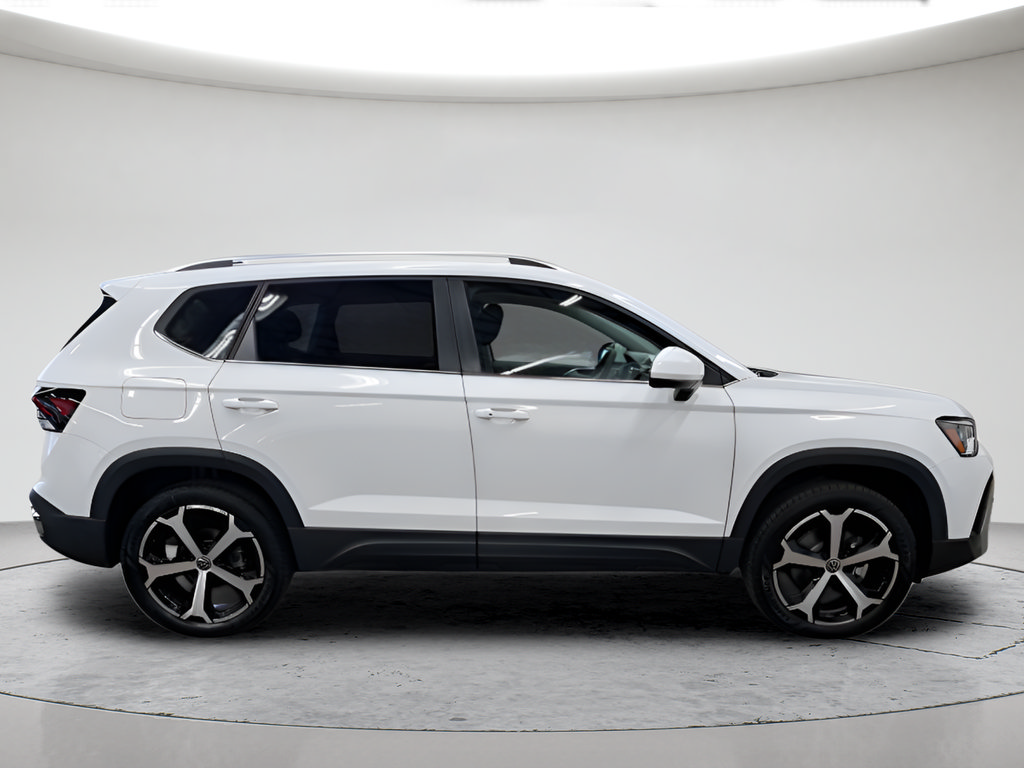 New 2025 Volkswagen Taos SEL AWD/4WD image 2