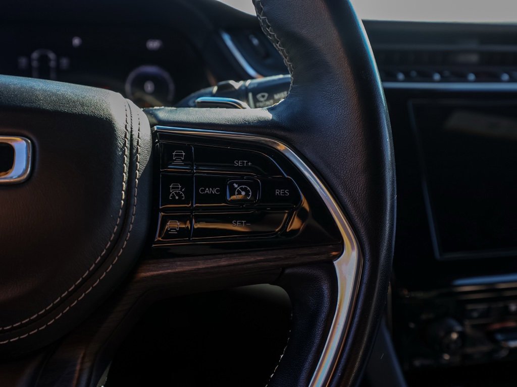 Used 2022 Jeep Grand Cherokee Overland w/ Luxury Tech Group IV image 27