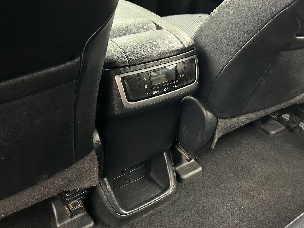 Used 2019 Toyota Highlander Plus FWD image 26