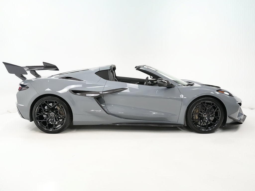 Used 2025 Chevrolet Corvette ZR1 w/ ZR1 Carbon Fiber Aero Package RWD image 9