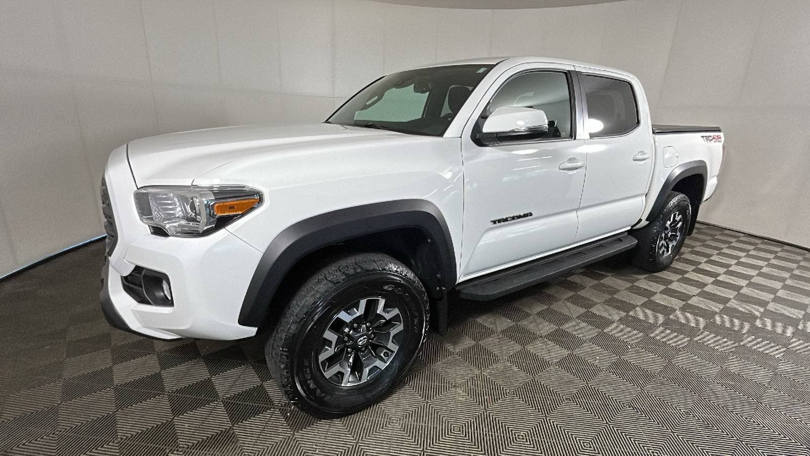 Used 2021 Toyota Tacoma TRD Off-Road AWD/4WD image 8