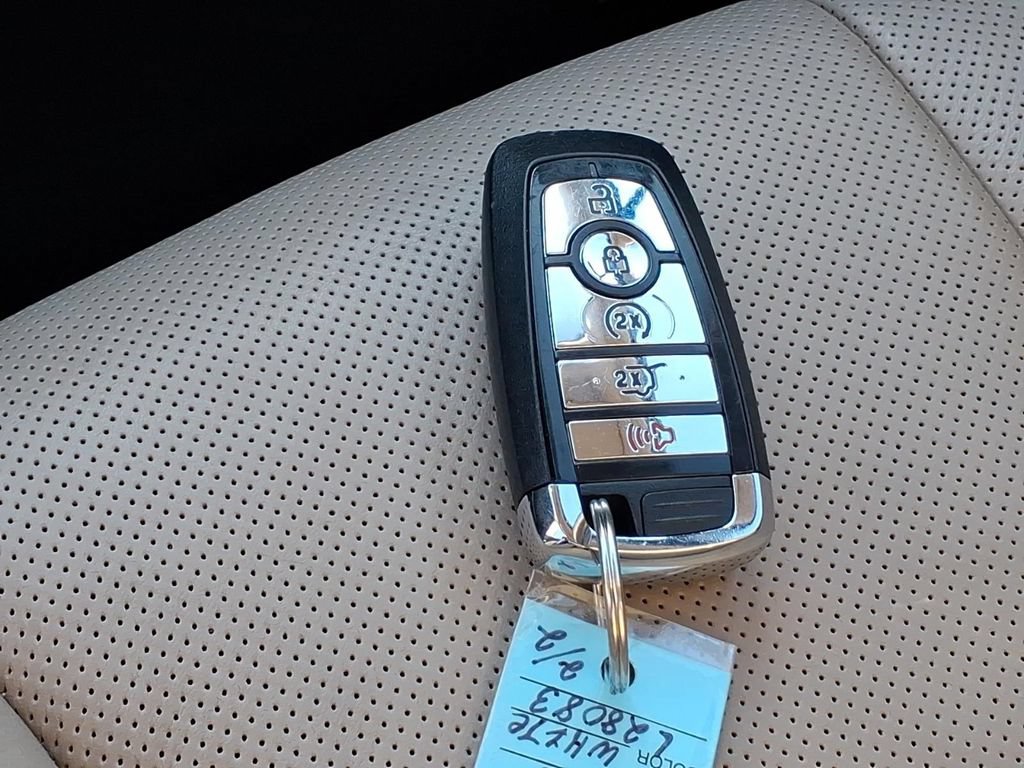 Used 2022 Lincoln Corsair AWD w/ Premium Package image 22