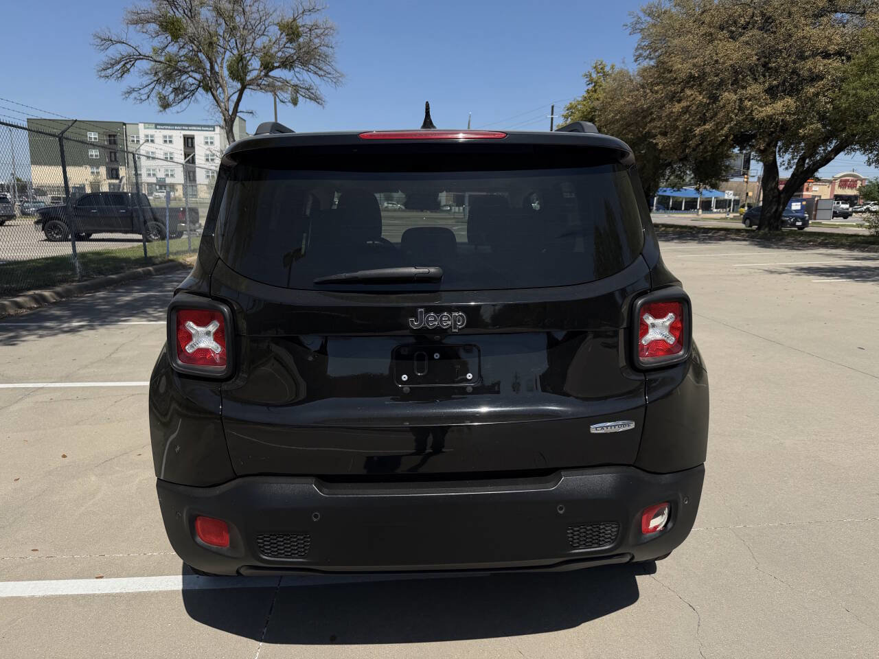 Used 2017 Jeep Renegade Latitude image 5