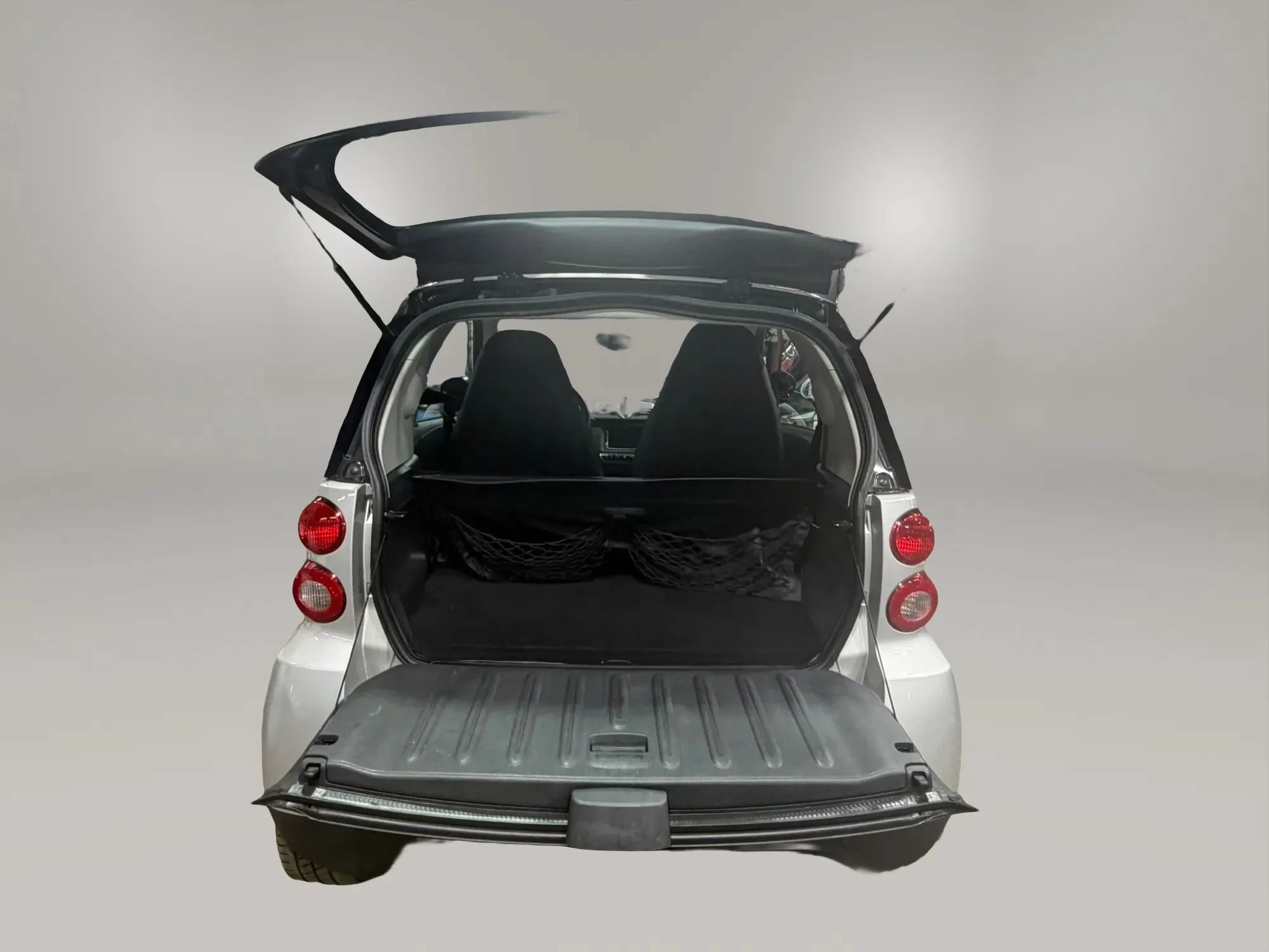 Used 2015 smart fortwo pure RWD image 11