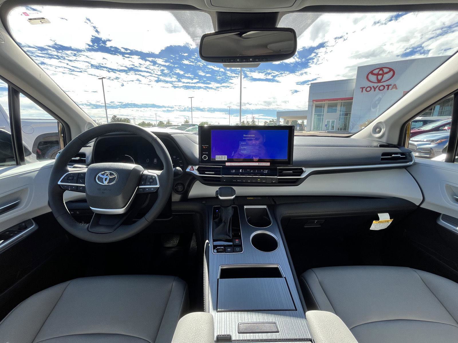 New 2025 Toyota Sienna XLE image 21