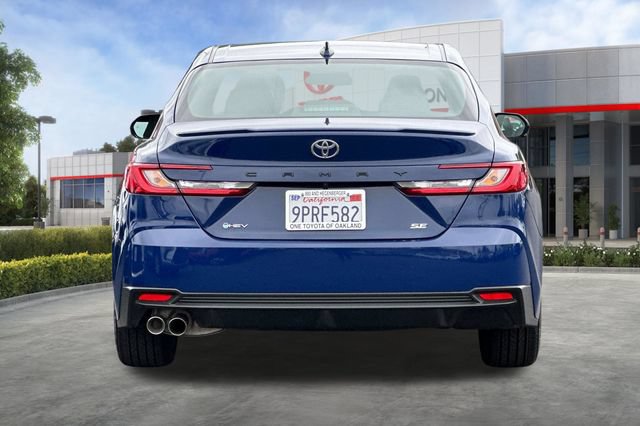 Used 2025 Toyota Camry SE FWD image 5