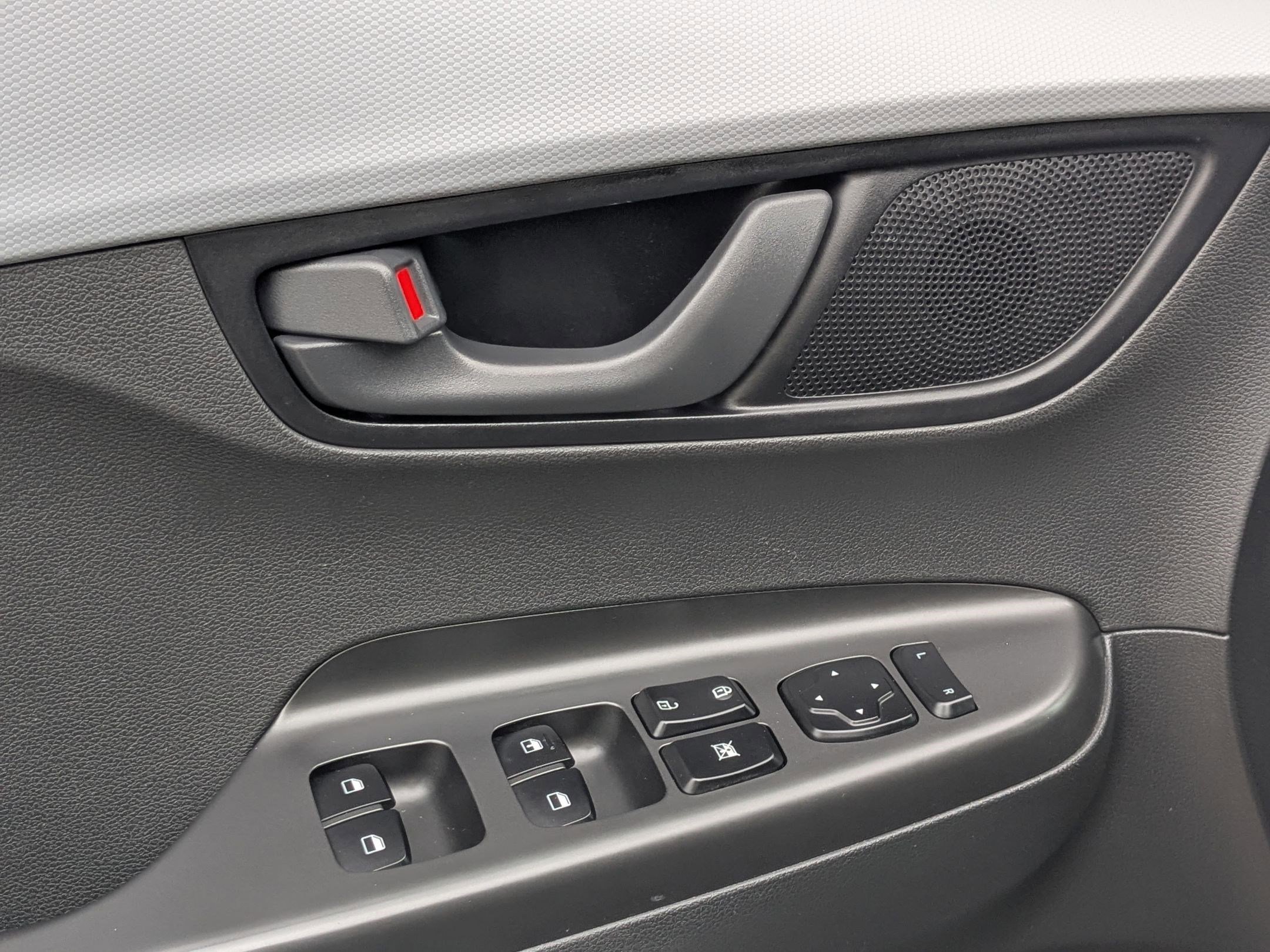 Used 2019 Hyundai Kona SE image 14