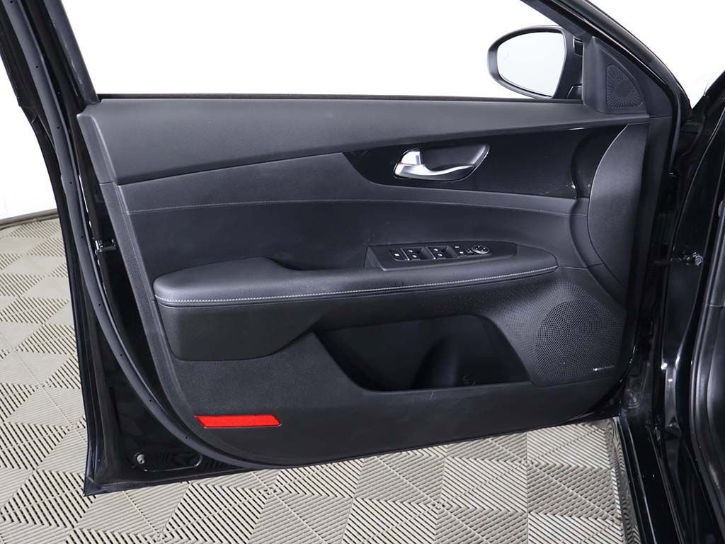 Used 2023 Kia Forte GT-Line w/ GT-Line Premium Package FWD image 23