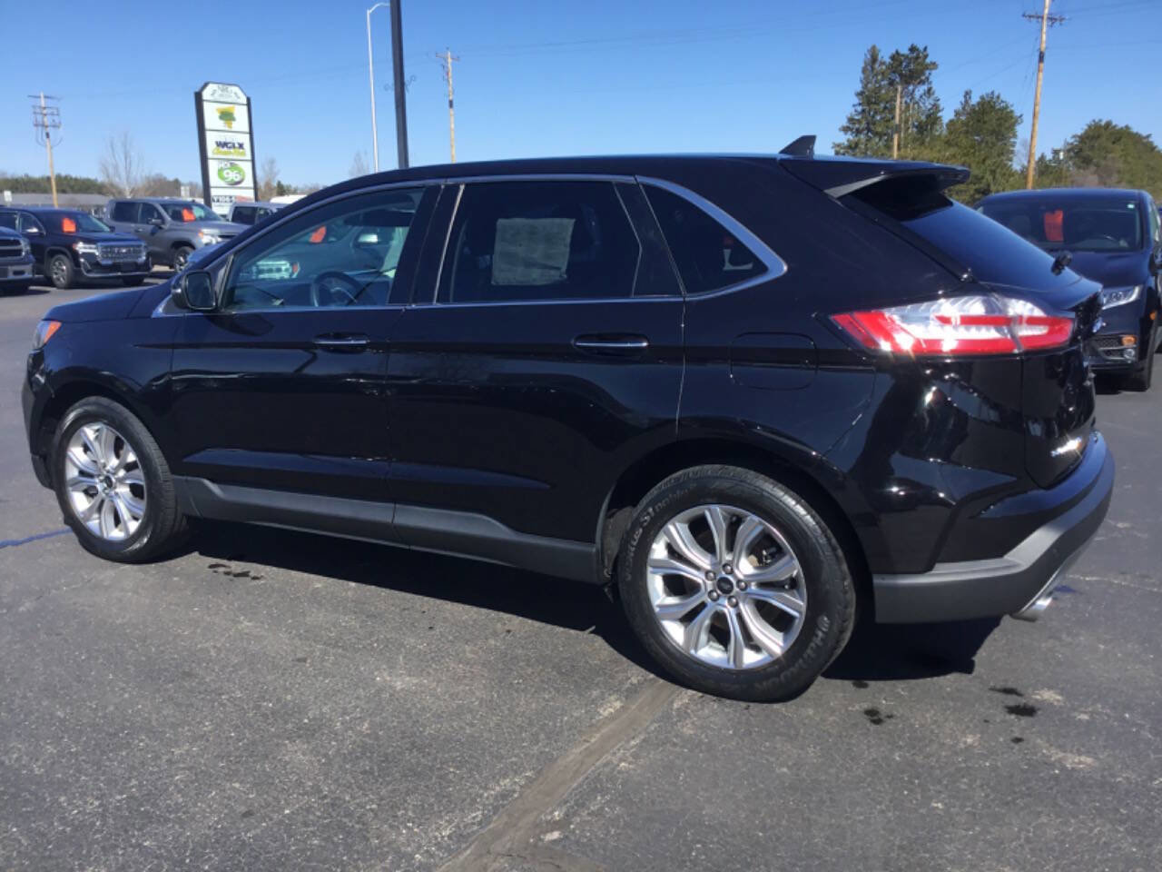 Used 2024 Ford Edge Titanium AWD/4WD image 3