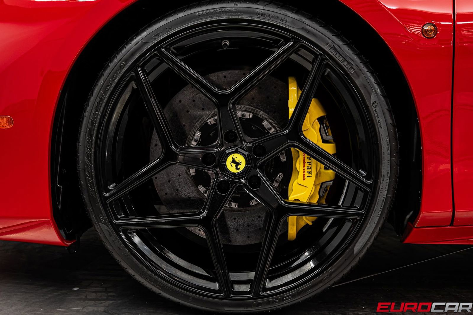 Used 2017 Ferrari 488 Spider image 25