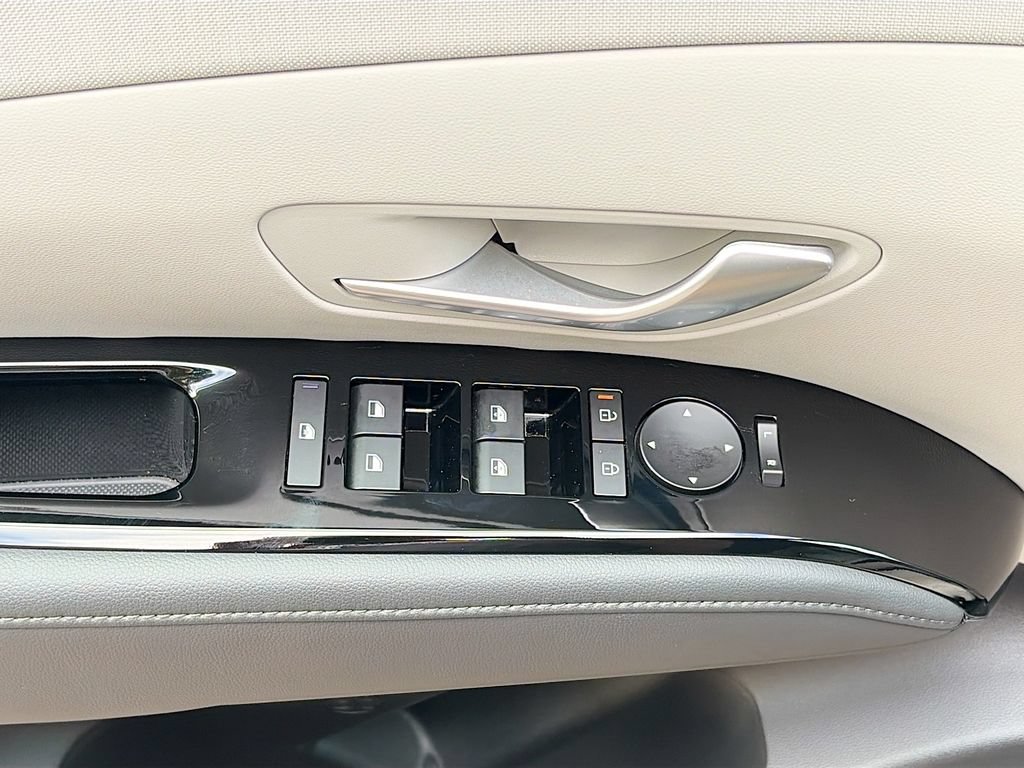 Used 2025 Hyundai Tucson Limited AWD/4WD image 18