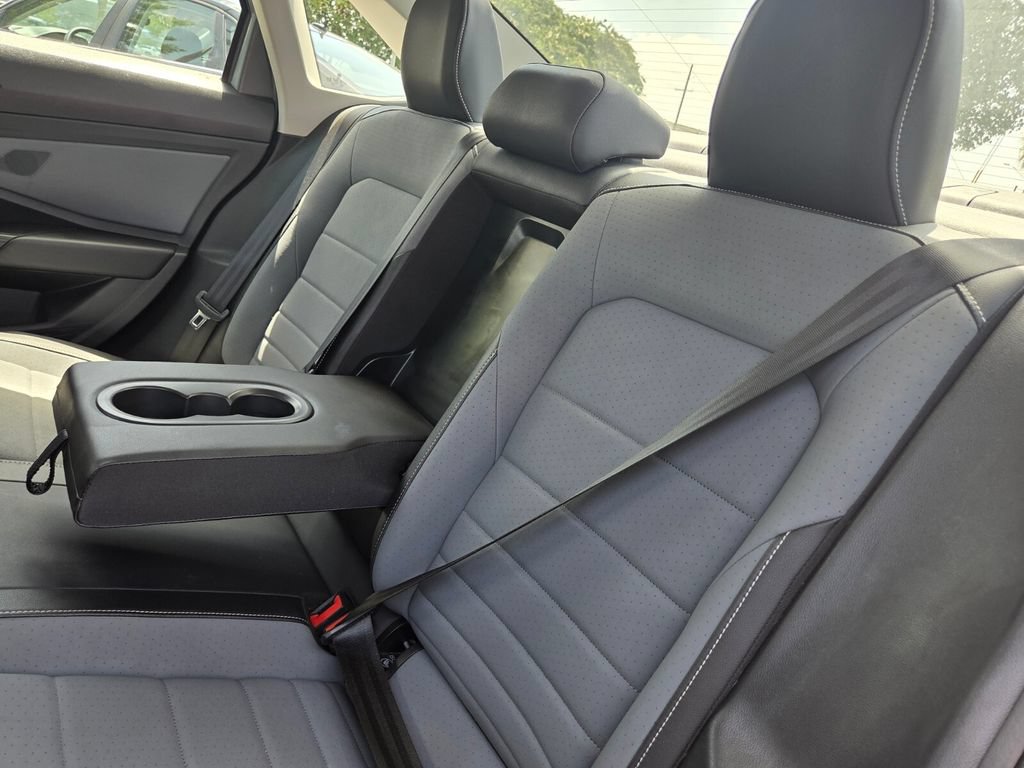 Used 2025 Volkswagen Jetta SE FWD image 22