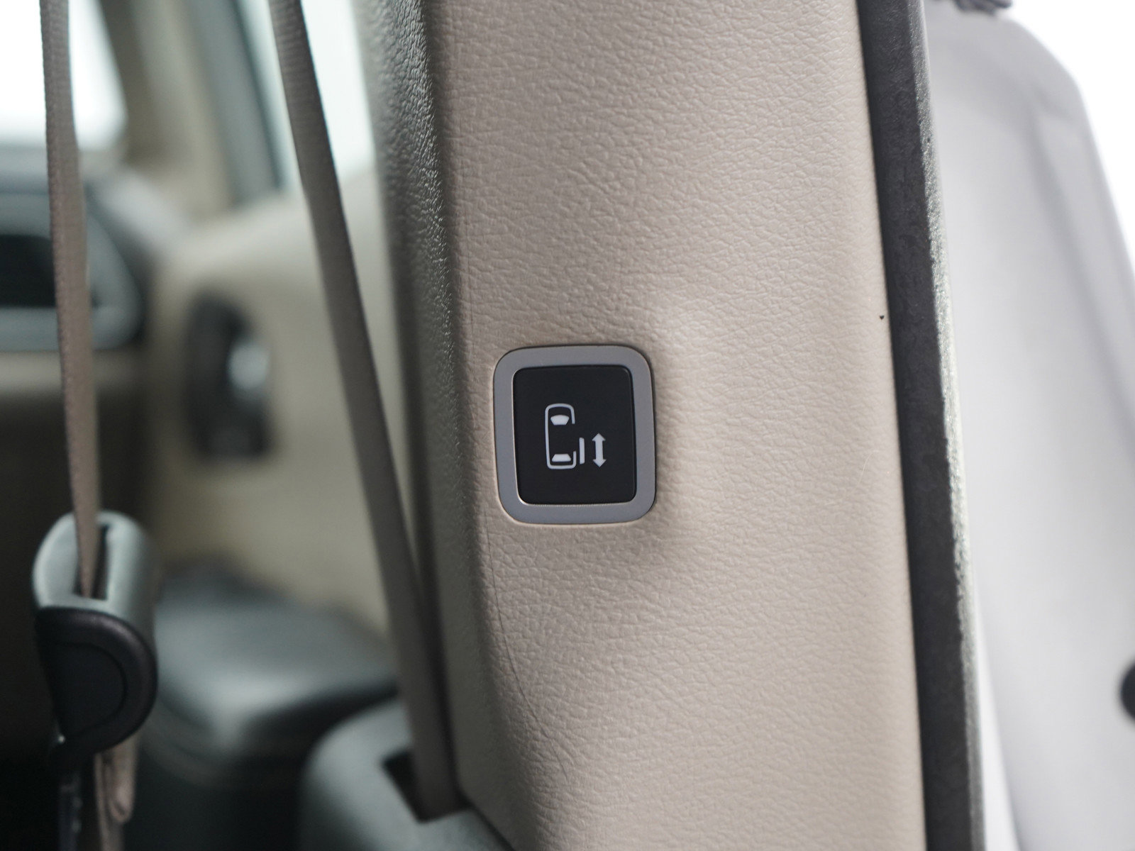 Used 2022 Chrysler Pacifica Touring-L image 18