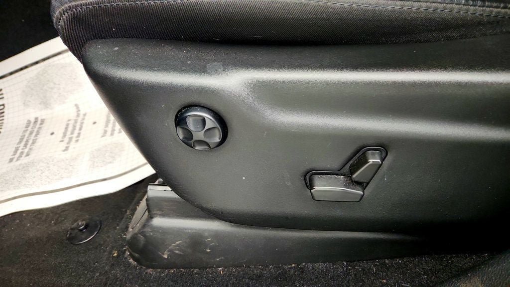 Used 2021 Jeep Grand Cherokee Limited RWD image 11