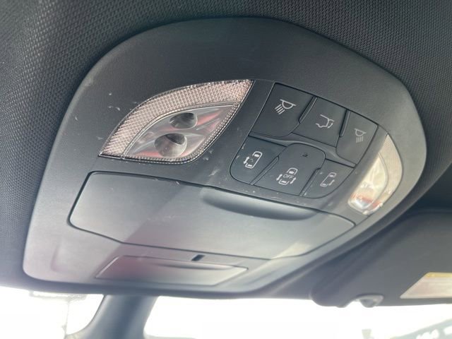 Used 2025 Chrysler Pacifica Select FWD image 25