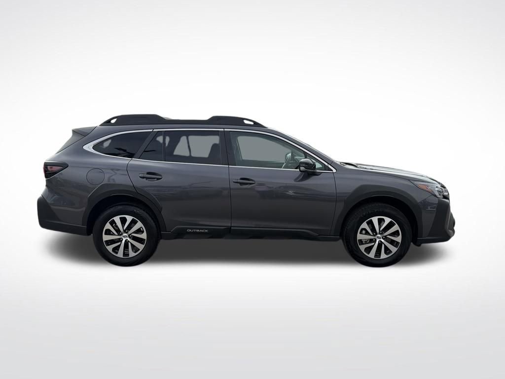 Used 2025 Subaru Outback Premium image 8