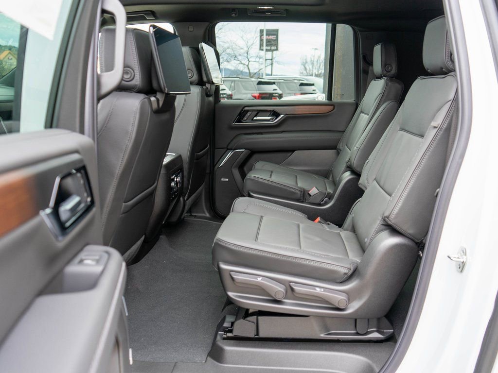 New 2026 GMC Yukon XL Denali w/ Denali Reserve Package image 14