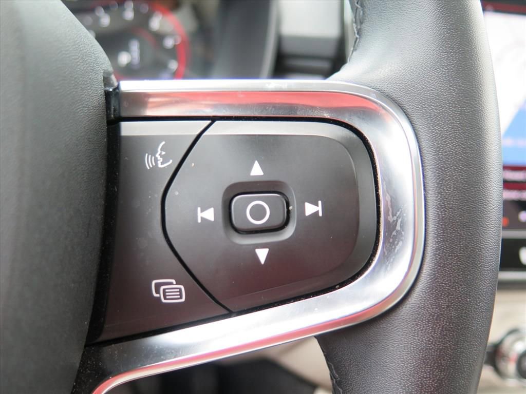 Used 2022 Volvo XC40 T5 Inscription w/ Advanced Package AWD/4WD image 14