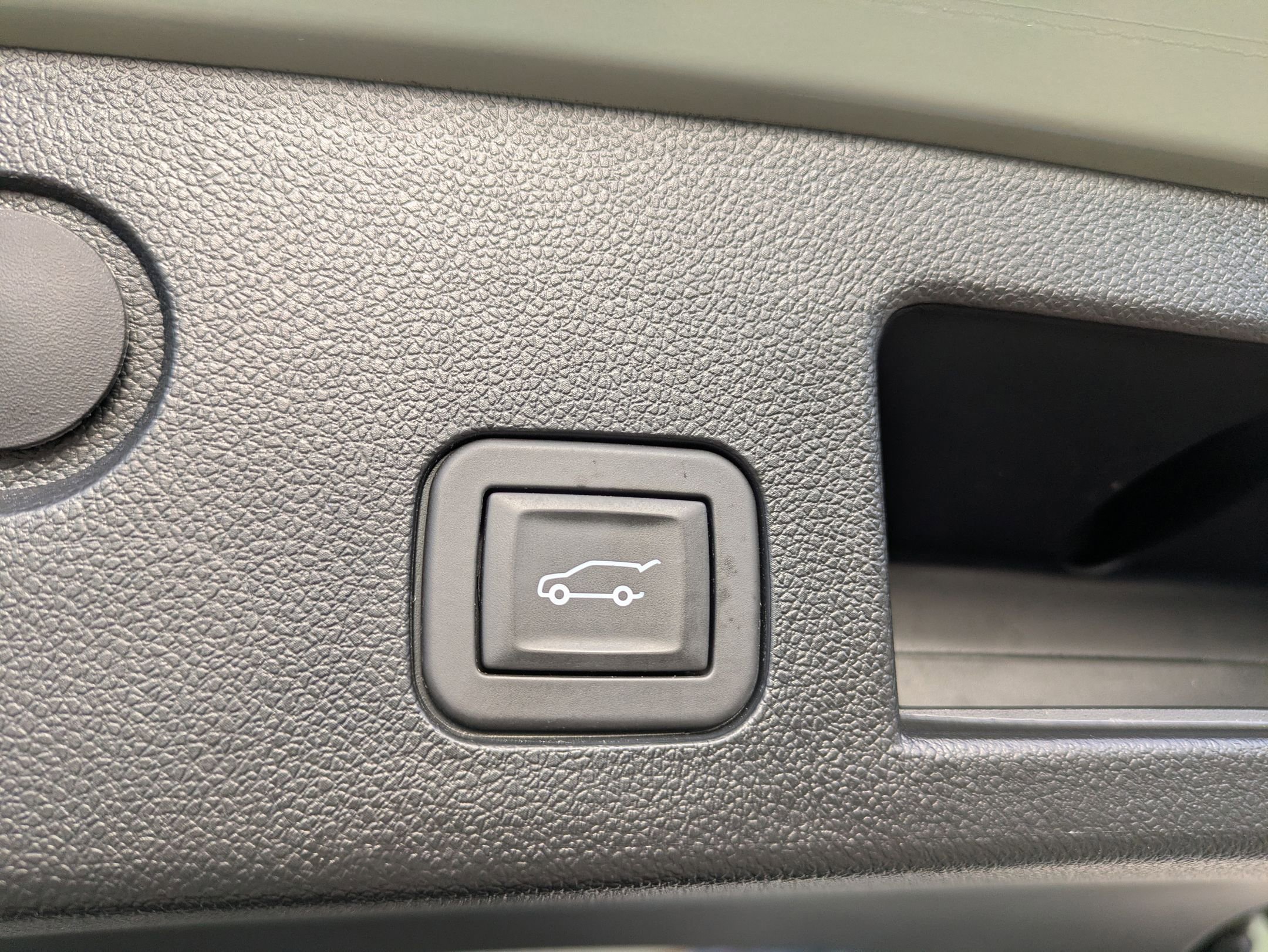 Used 2025 Chevrolet Equinox ACTIV w/ Safety and Technology Package image 32