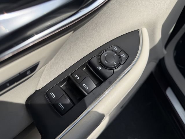 Used 2022 Buick Envision Avenir w/ Technology Package II image 11