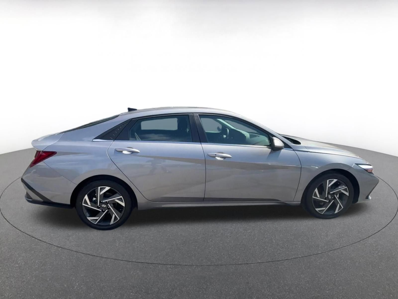 Used 2025 Hyundai Elantra SEL FWD image 22