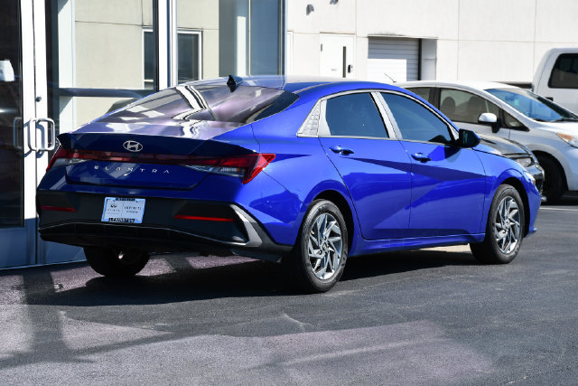 Used 2024 Hyundai Elantra SEL FWD image 8