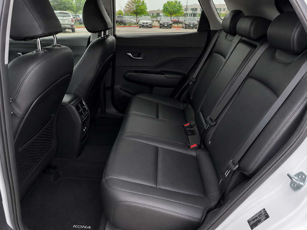 Used 2024 Hyundai Kona Limited AWD/4WD image 12