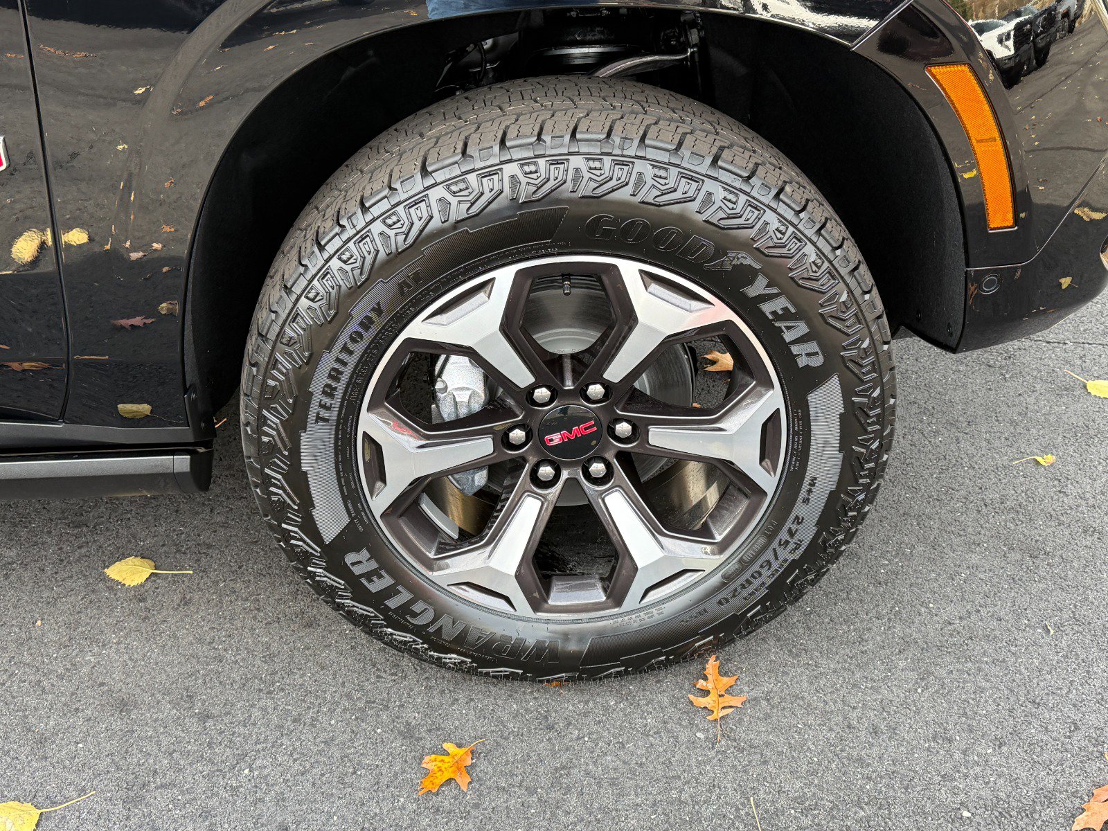 New 2026 GMC Yukon XL AT4 Ultimate w/ LPO, Floor Liner Package image 12