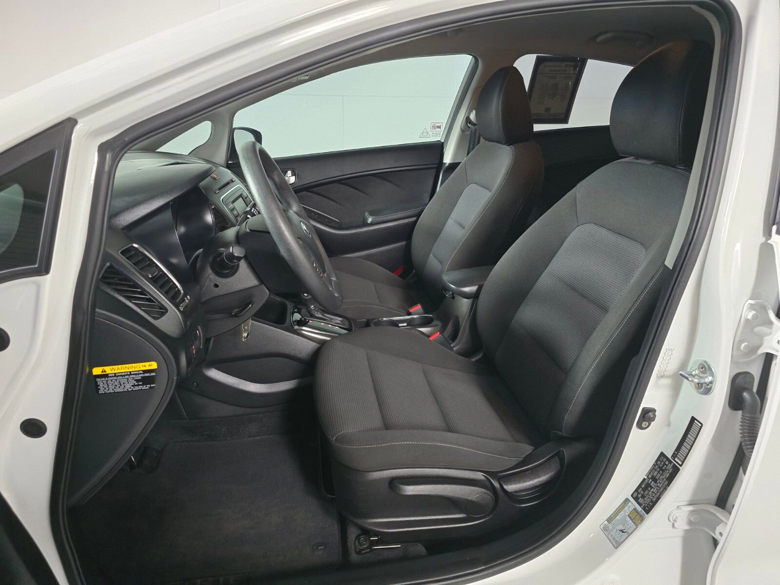 Used 2017 Kia Forte LX image 14