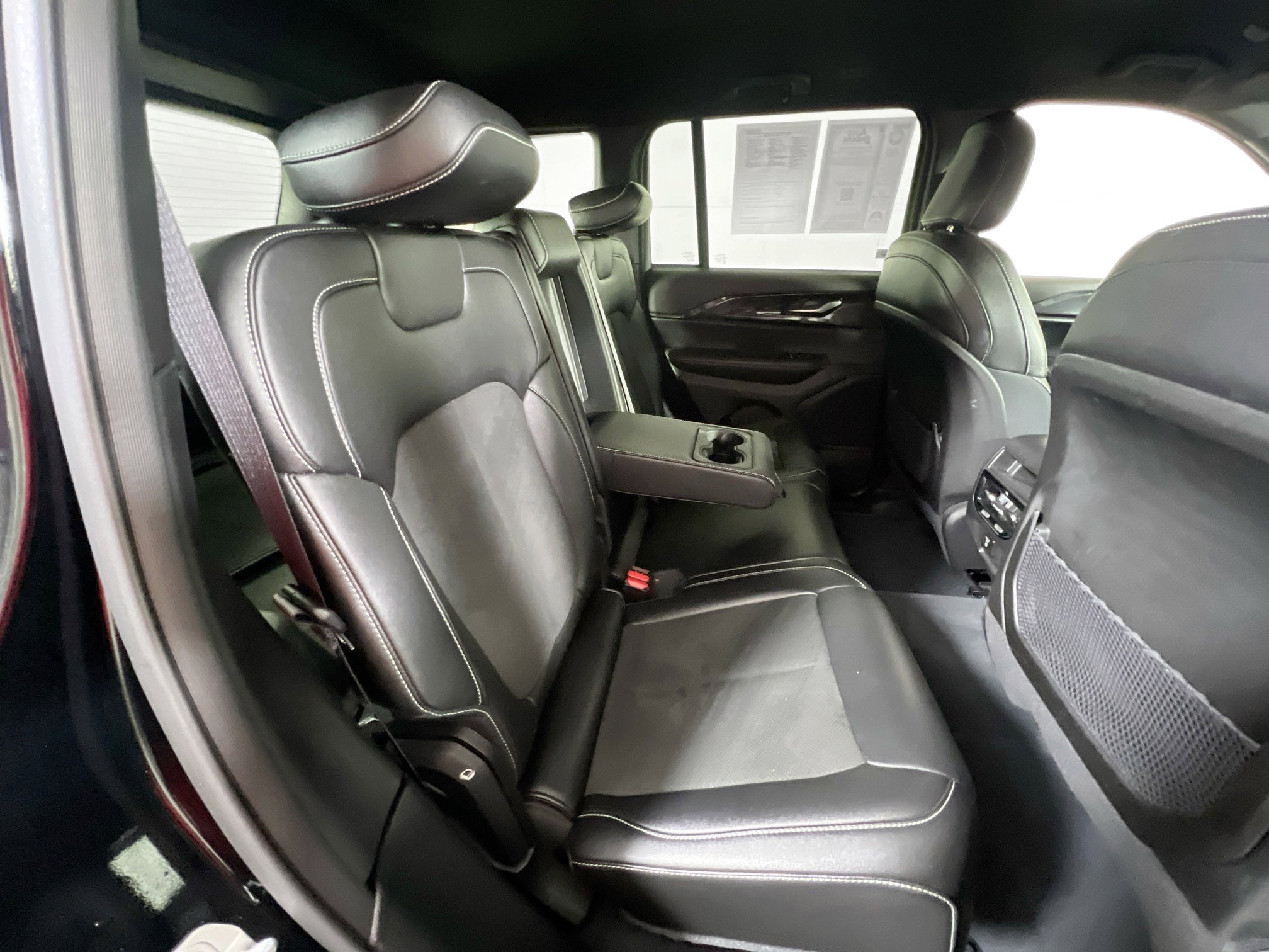 Used 2023 Jeep Grand Cherokee Altitude image 25