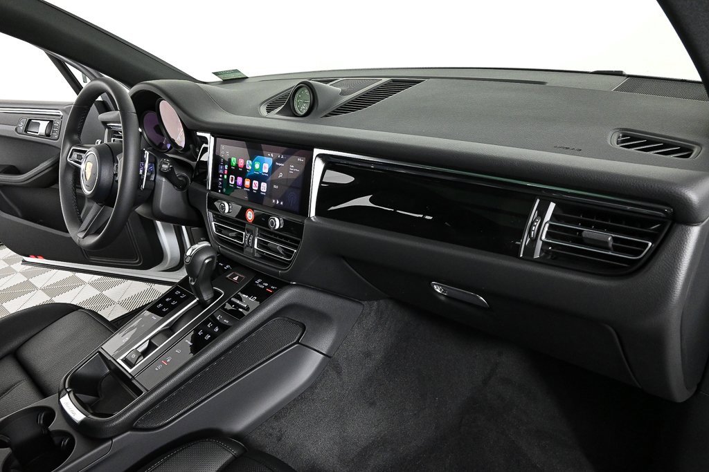 New 2026 Porsche Macan image 31