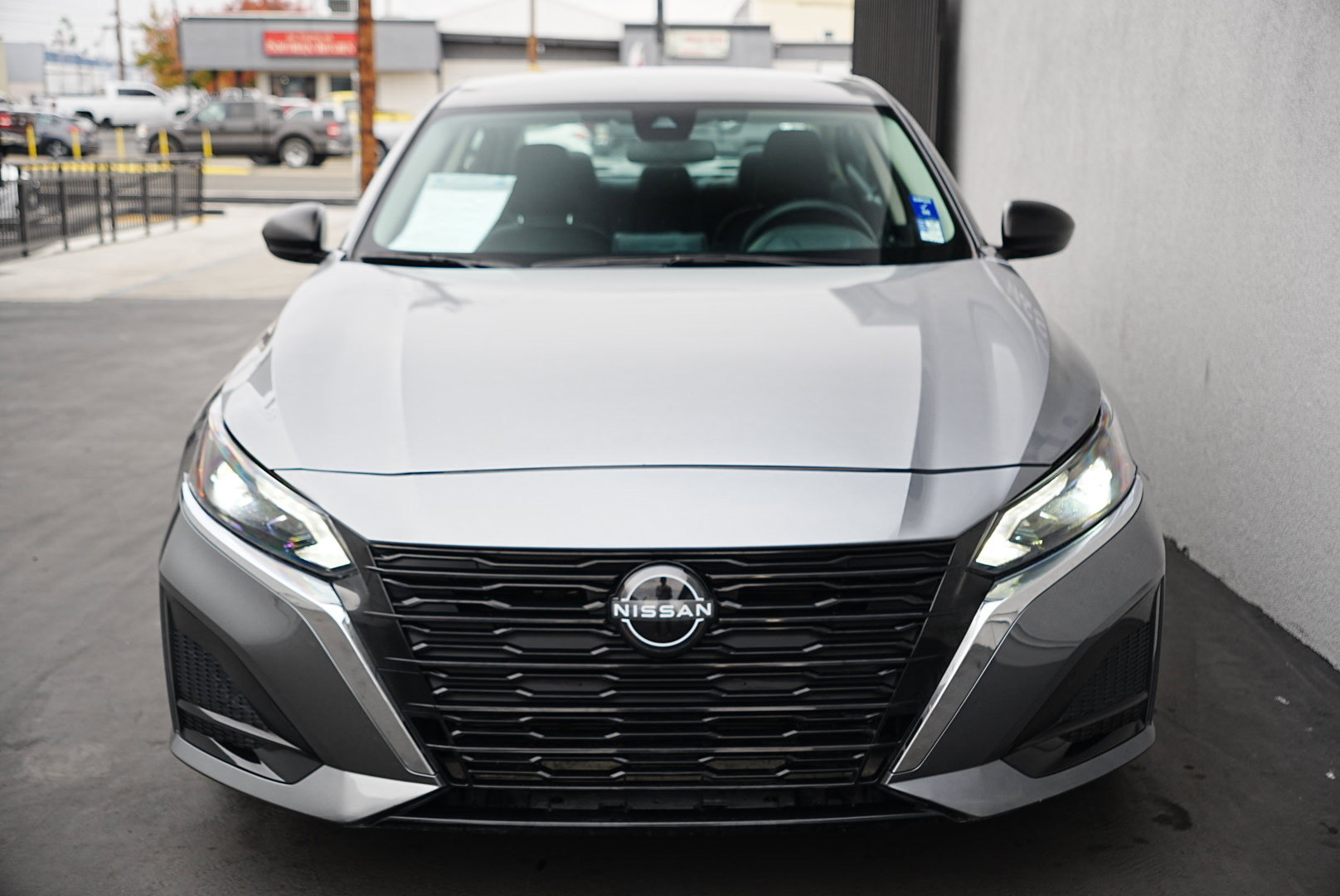 Used 2024 Nissan Altima 2.5 SV image 2