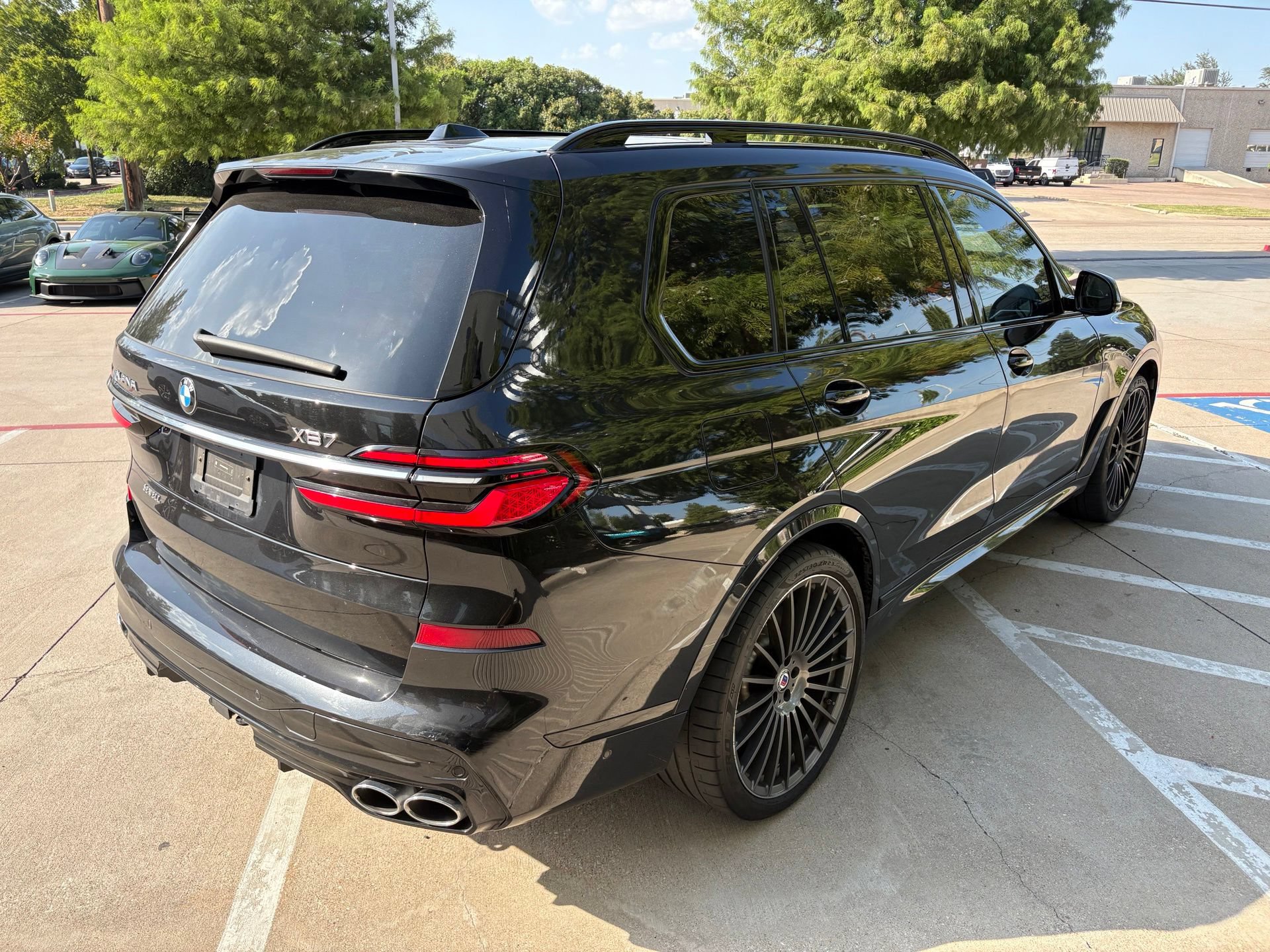 Used 2025 BMW ALPINA XB7 AWD/4WD image 4