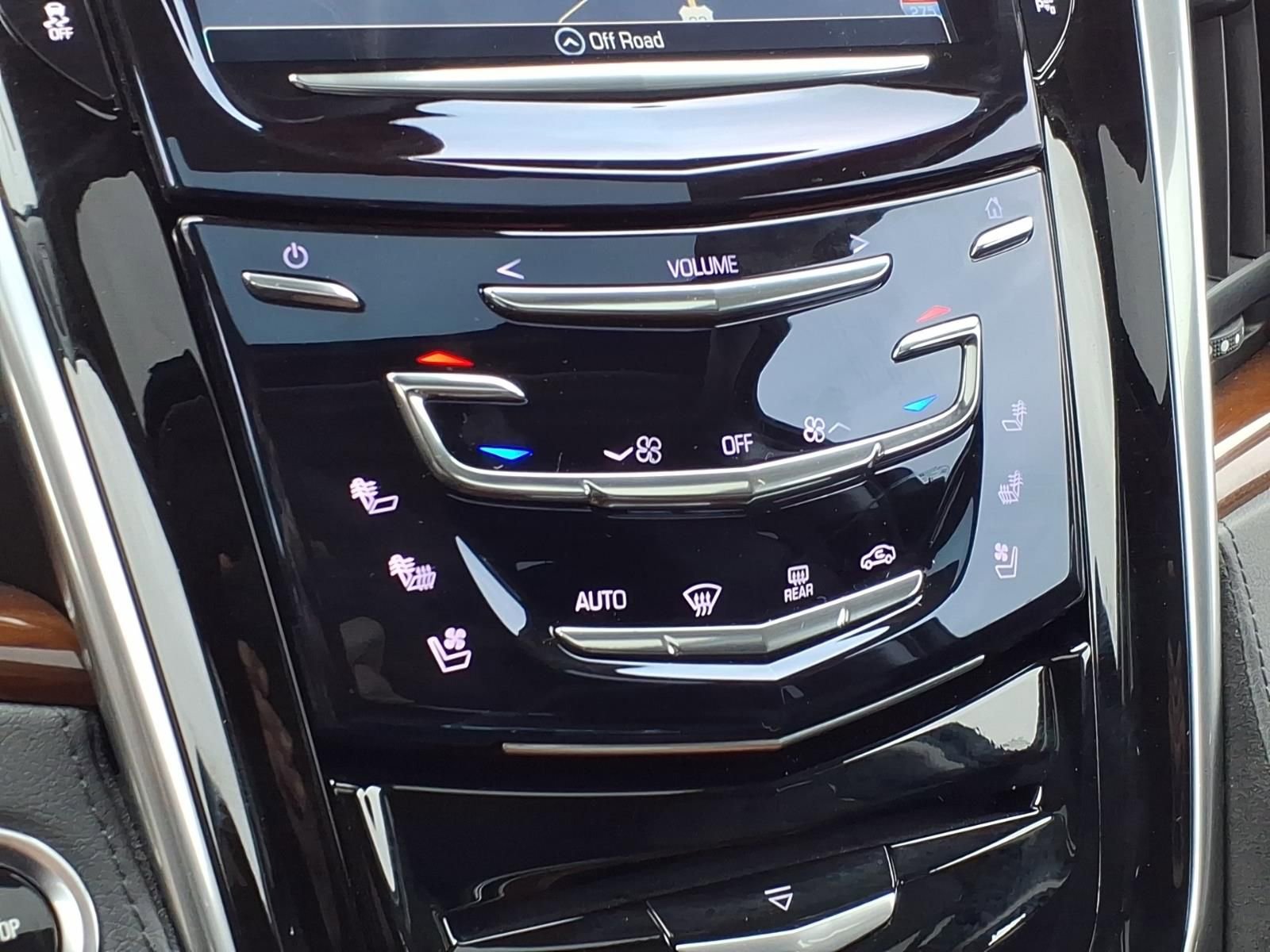 Used 2020 Cadillac Escalade Luxury AWD/4WD image 32