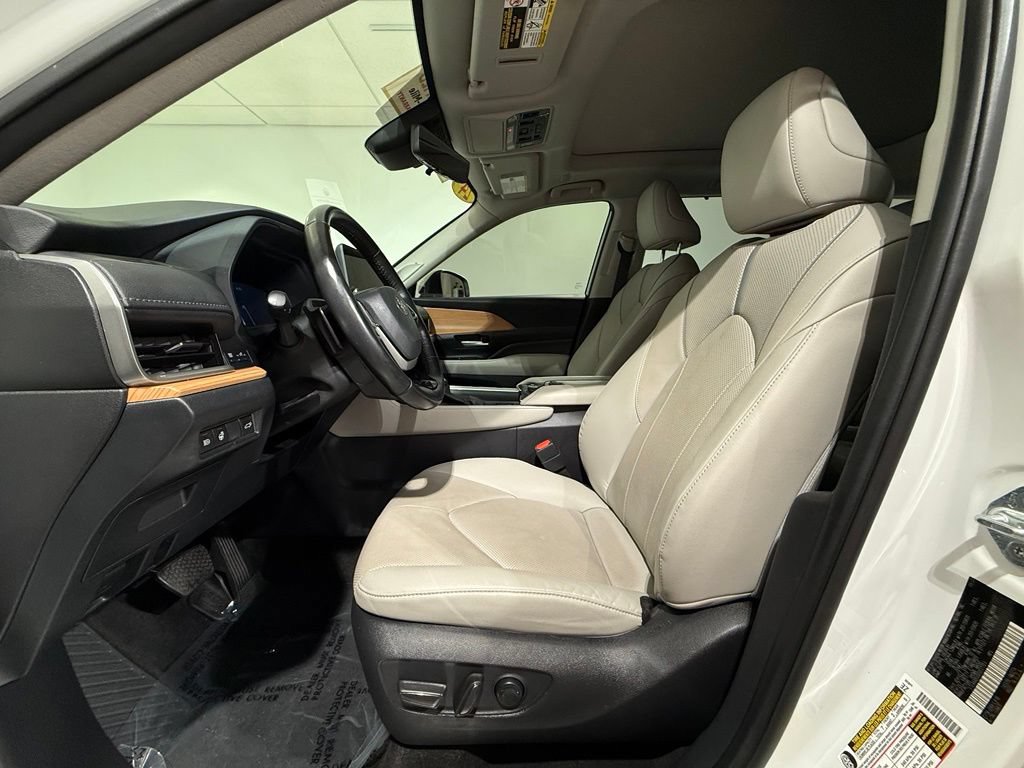 Certified 2024 Toyota Grand Highlander AWD image 13