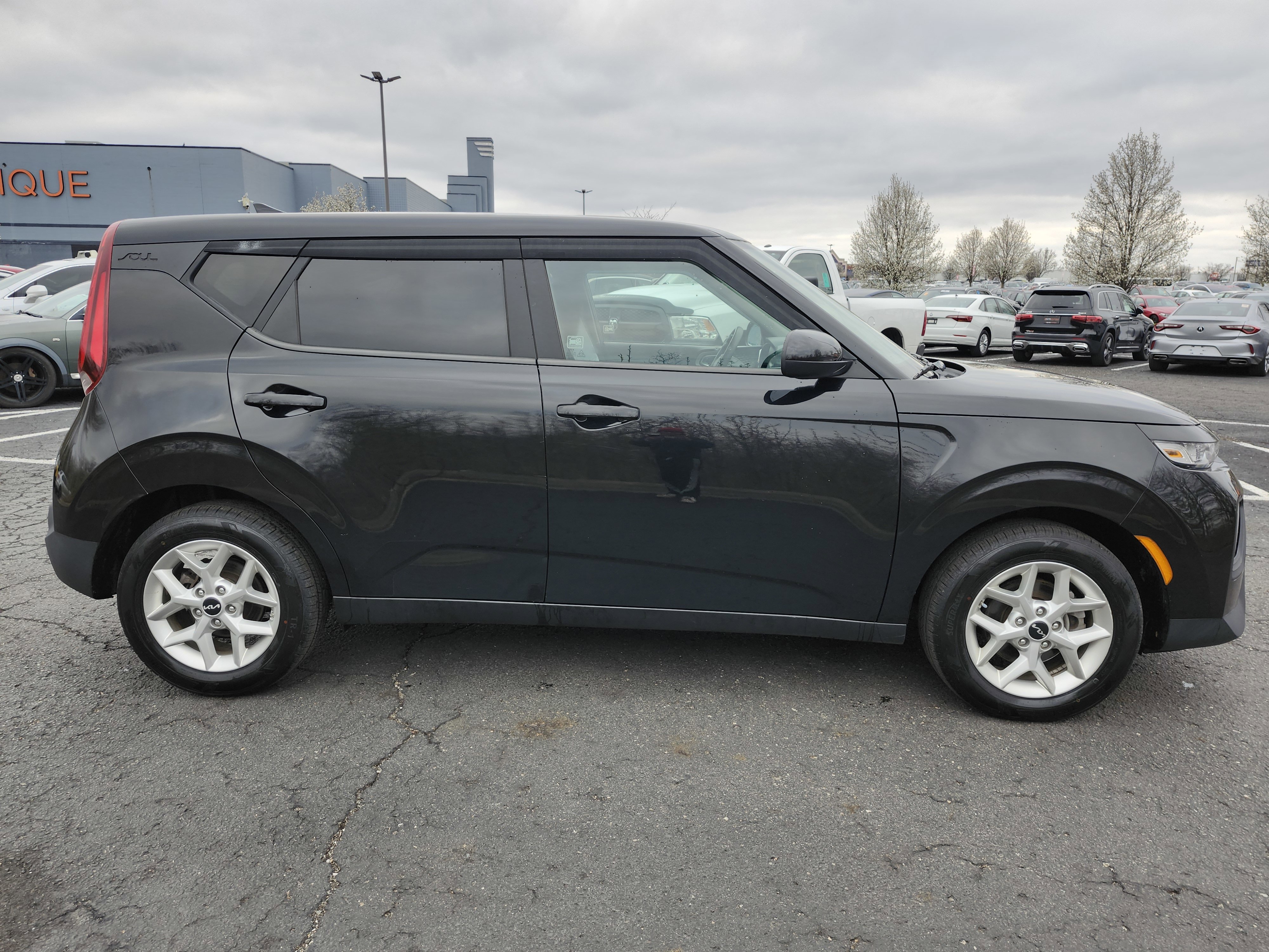 Used 2022 Kia Soul LX w/ Technology Package image 17