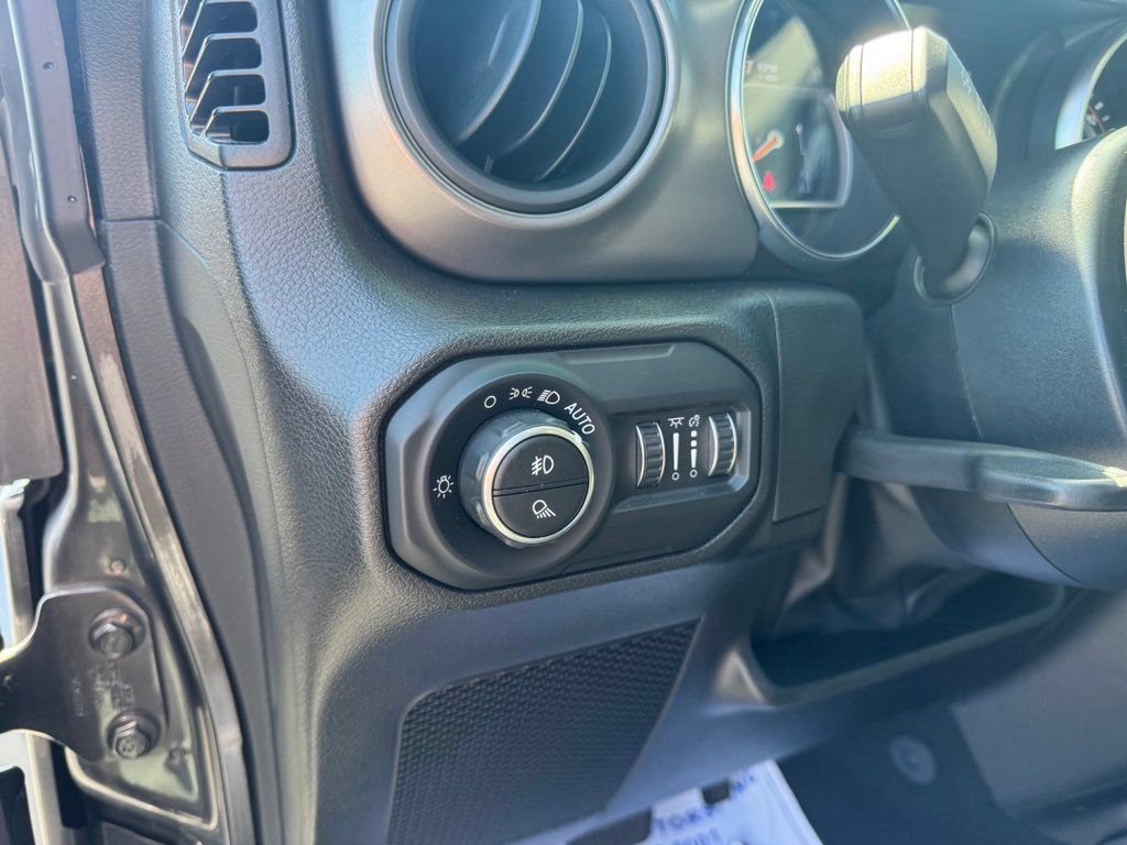 Used 2022 Jeep Gladiator Sport AWD/4WD image 4