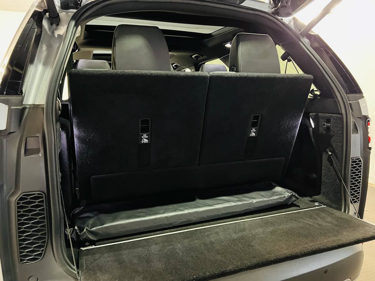 Used 2018 Land Rover Discovery HSE AWD/4WD image 24