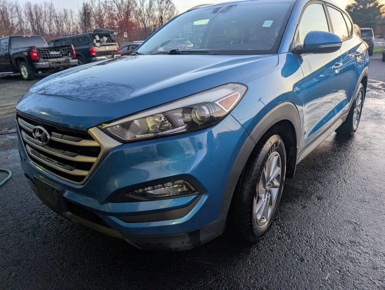 Used 2018 Hyundai Tucson SEL Plus w/ Cargo Package image 2