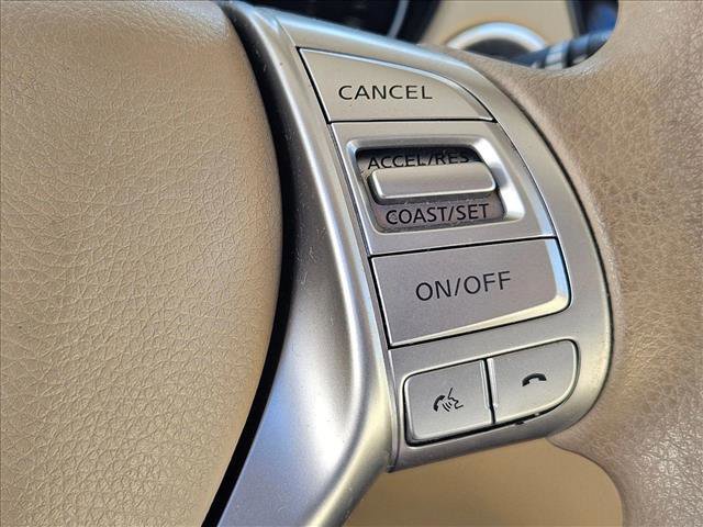 Used 2015 Nissan Rogue SV image 12