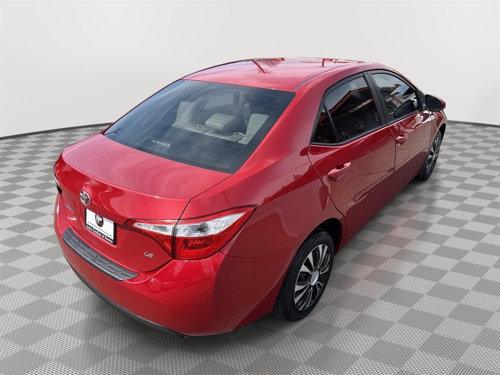 Used 2015 Toyota Corolla LE image 8