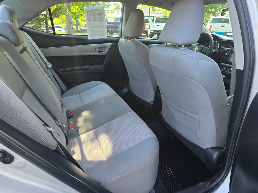 Used 2015 Toyota Corolla LE FWD image 12