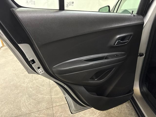 Used 2017 Chevrolet Trax LS FWD image 24