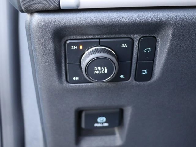 Used 2025 Ford Expedition Active AWD/4WD image 31